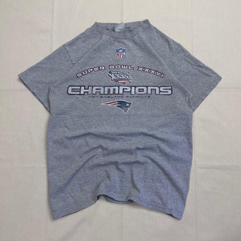 Vintage 2002 Lee Sport New England Patriots Super Bowl Champions Graphic Tee